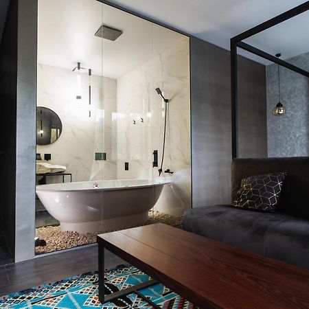 Sofa Boutique Hotel & Spa Суми Екстериор снимка