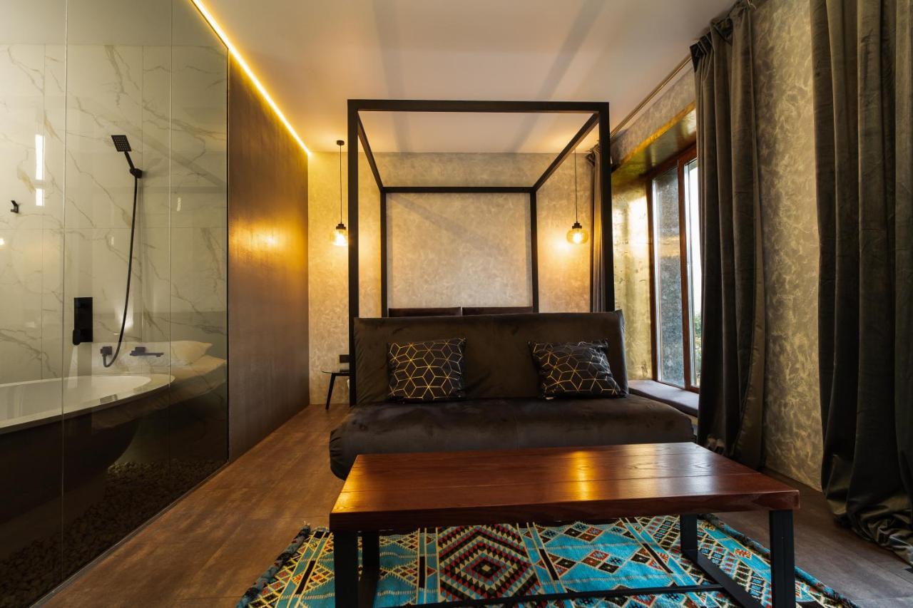 Sofa Boutique Hotel & Spa Суми Екстериор снимка