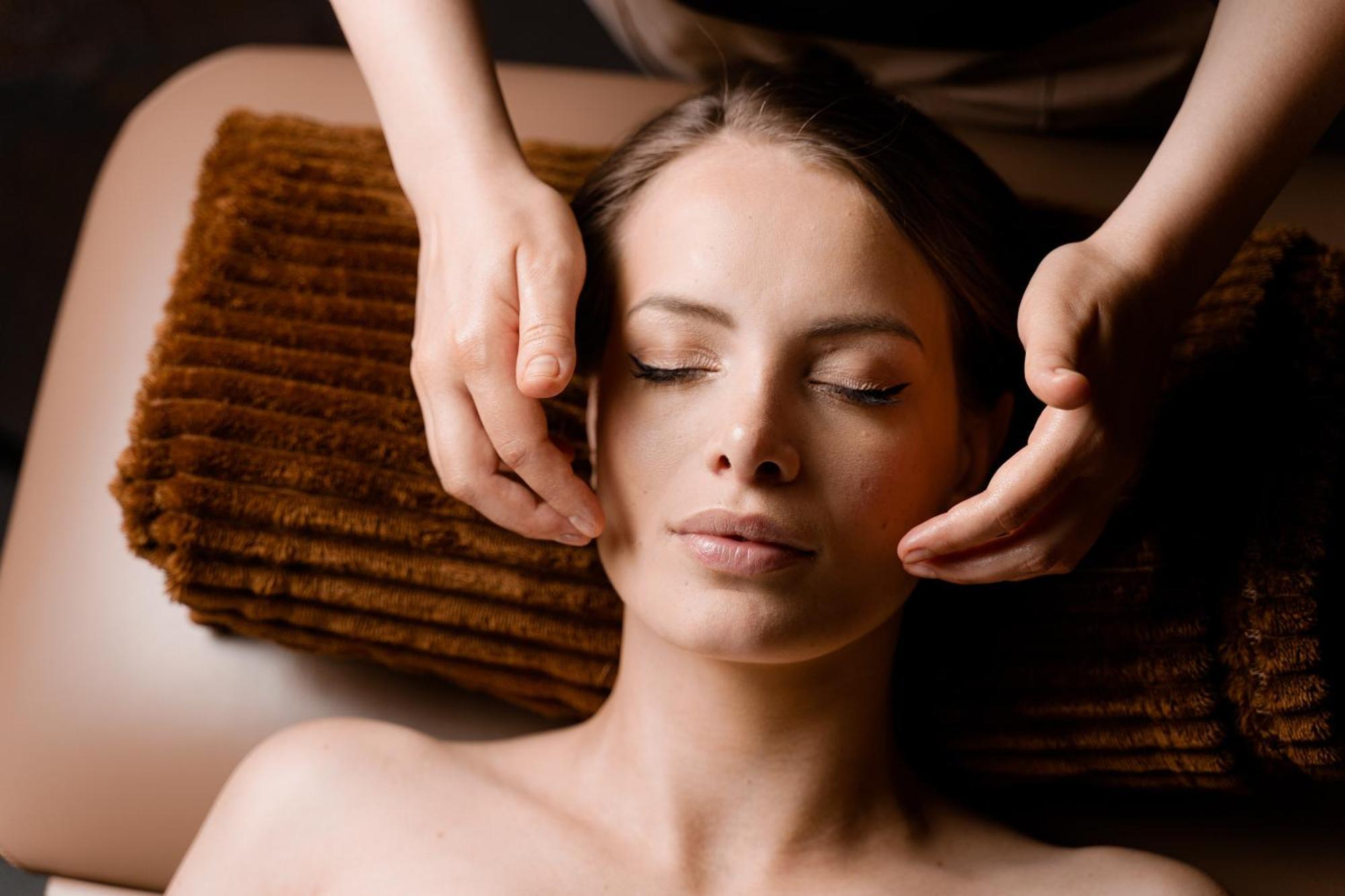 Sofa Boutique Hotel & Spa Суми Екстериор снимка